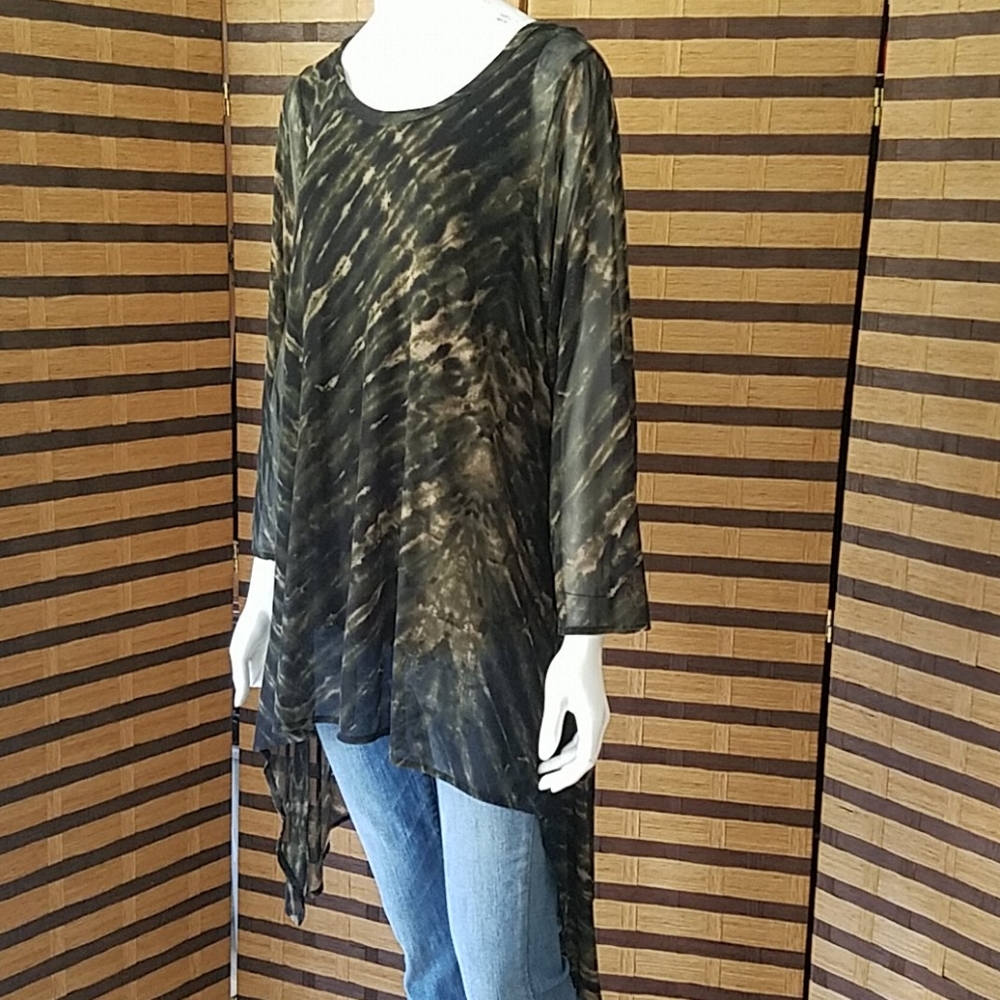 Cha Cha Vente chiffon over tank